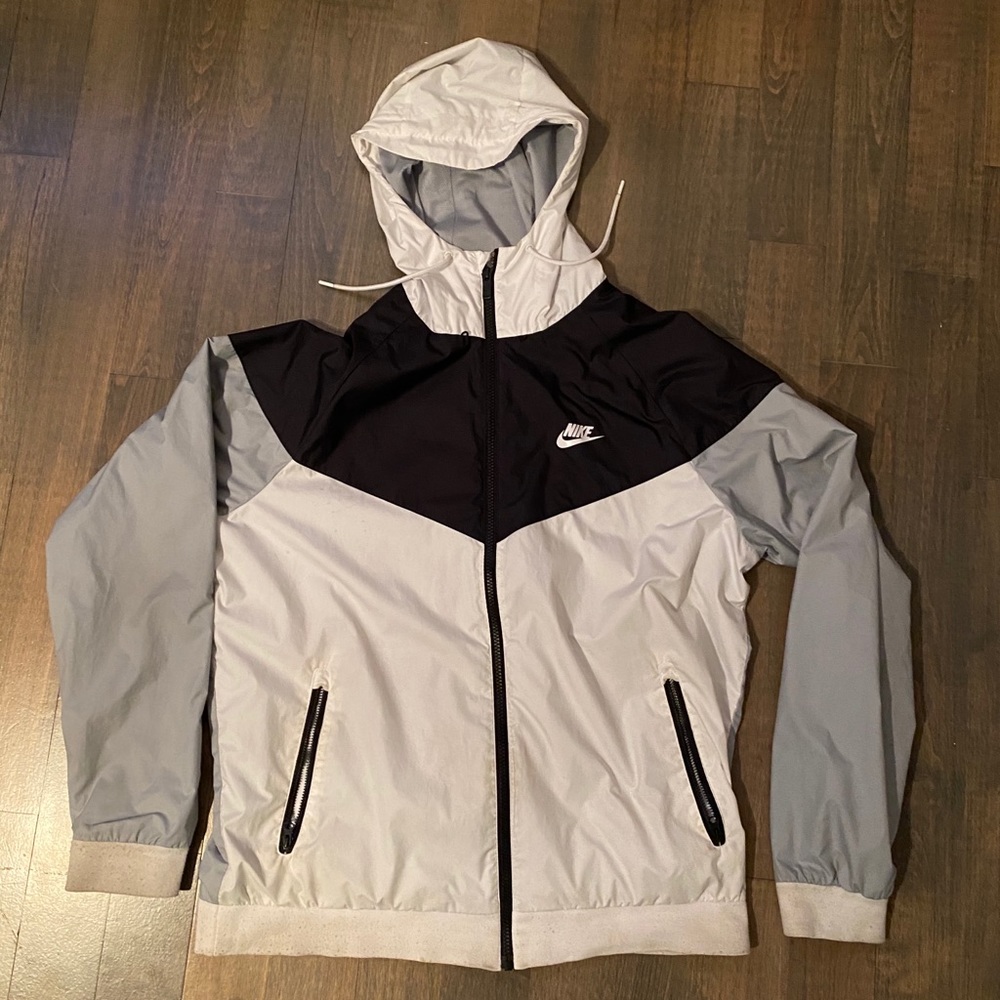Nike wind breaker!!